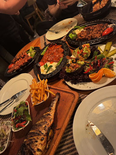 Mivan Restaurant & Cafe · Fotoğraflar 24